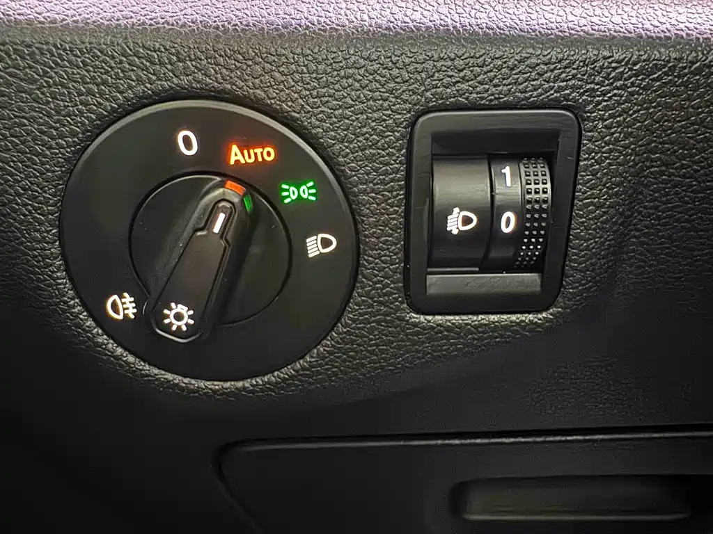 Lavida 2023 1.5L automatic 5 million version купить на сайте DeffCars