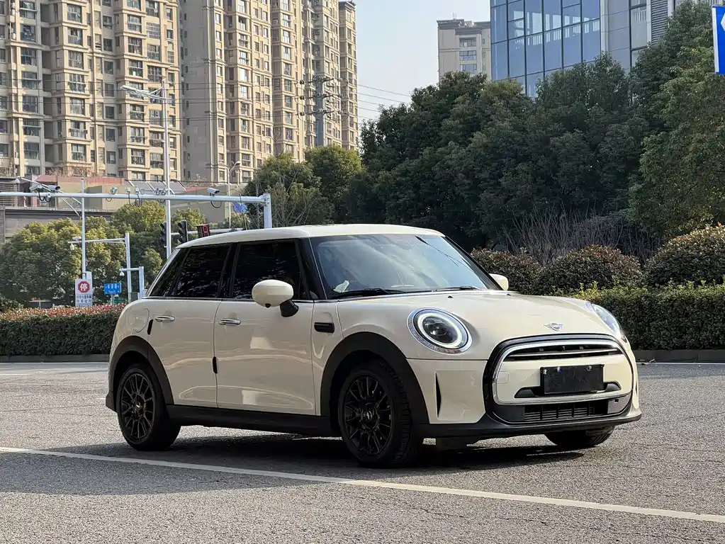 Mini 2023 1.5T ONE five-door version купить на сайте DeffCars