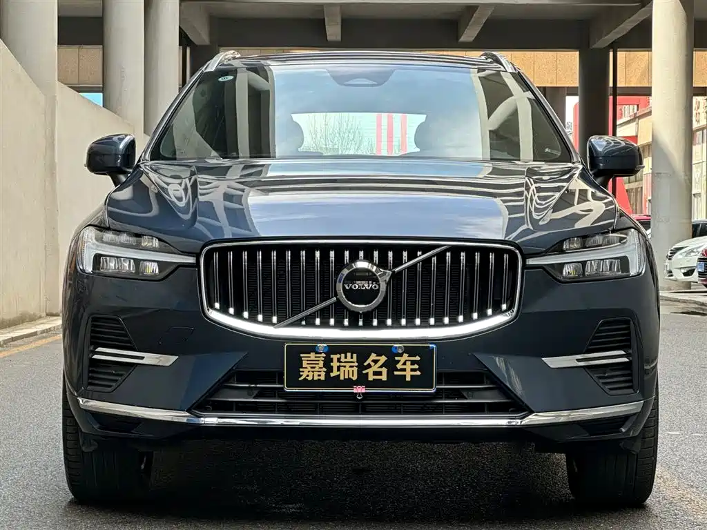 Volvo XC60 2025 B5 four-wheel drive Zhiyuan luxury version купить на сайте DeffCars