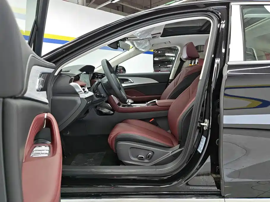 Hongqi H5 PHEV 2025 130 super hybrid version купить на сайте DeffCars