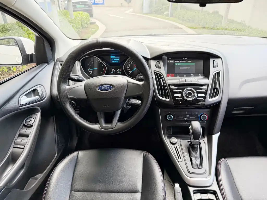 Focus 2018 hatchback classic 1.6L automatic comfort smart mobility version купить на сайте DeffCars