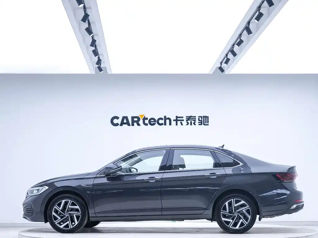 Sagitar 2025 facelift three 300TSI DSG transcendent version купить на сайте DeffCars