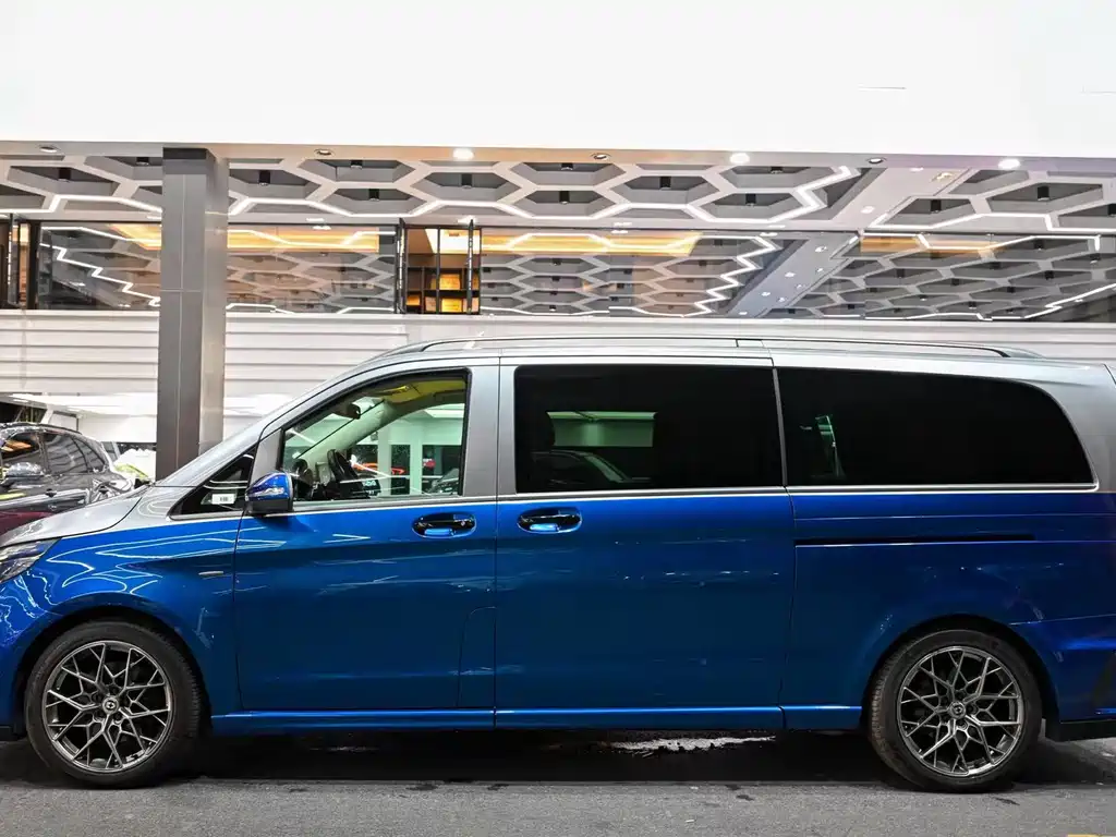 Mercedes-Benz V-Class 2018 V 260 L Premium Extended Edition National VI купить на сайте DeffCars