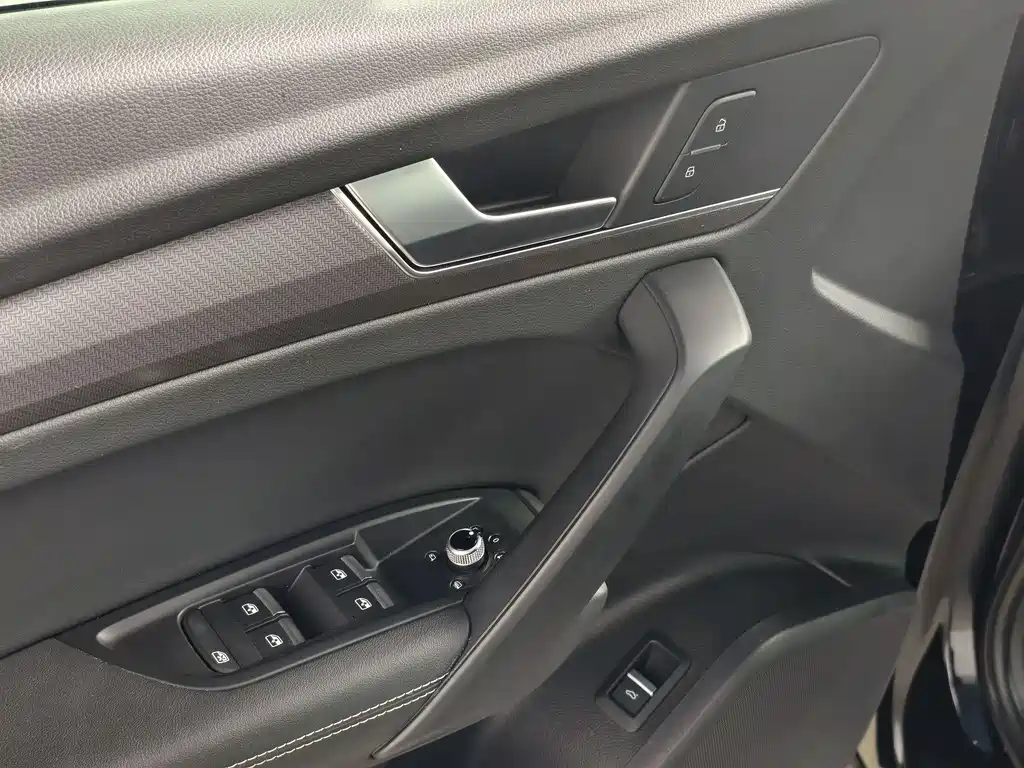 Audi Q5L 2022 40T luxury and dynamic model купить на сайте DeffCars