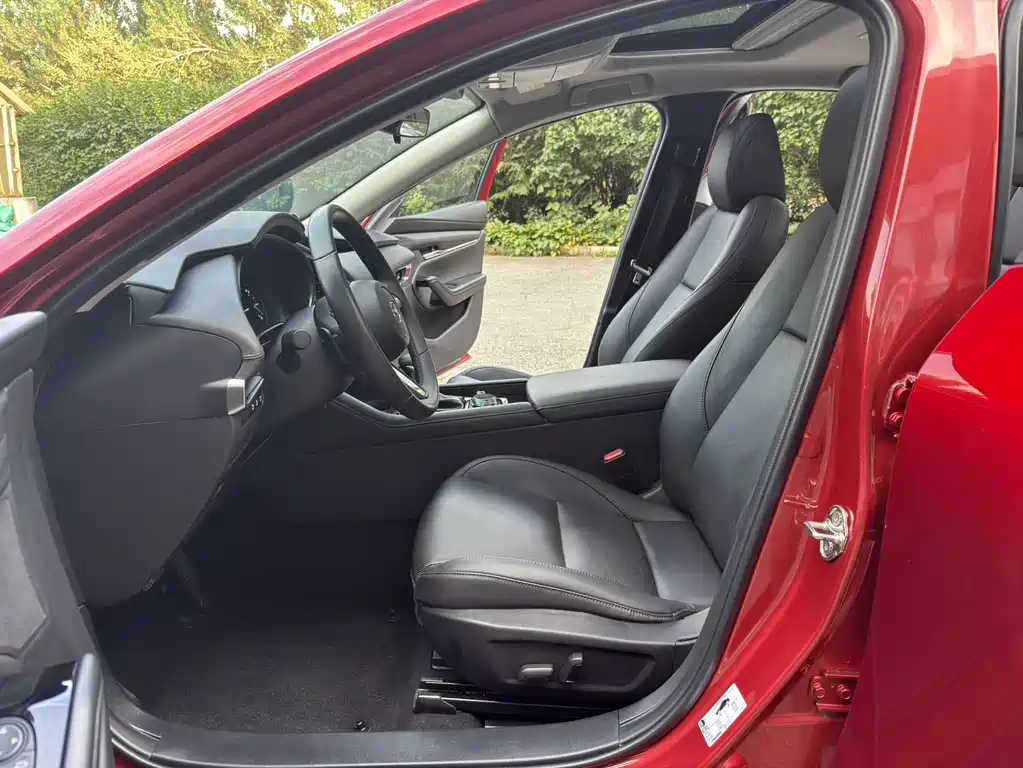 Mazda Axela 2023 2.0L Automatic Quality Edition купить на сайте DeffCars
