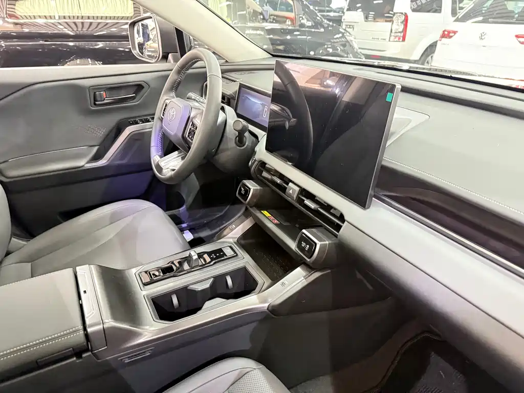 RAV4 Rongfang 2026 Dual Engine 2.0L Two-wheel drive Deluxe Edition купить на сайте DeffCars