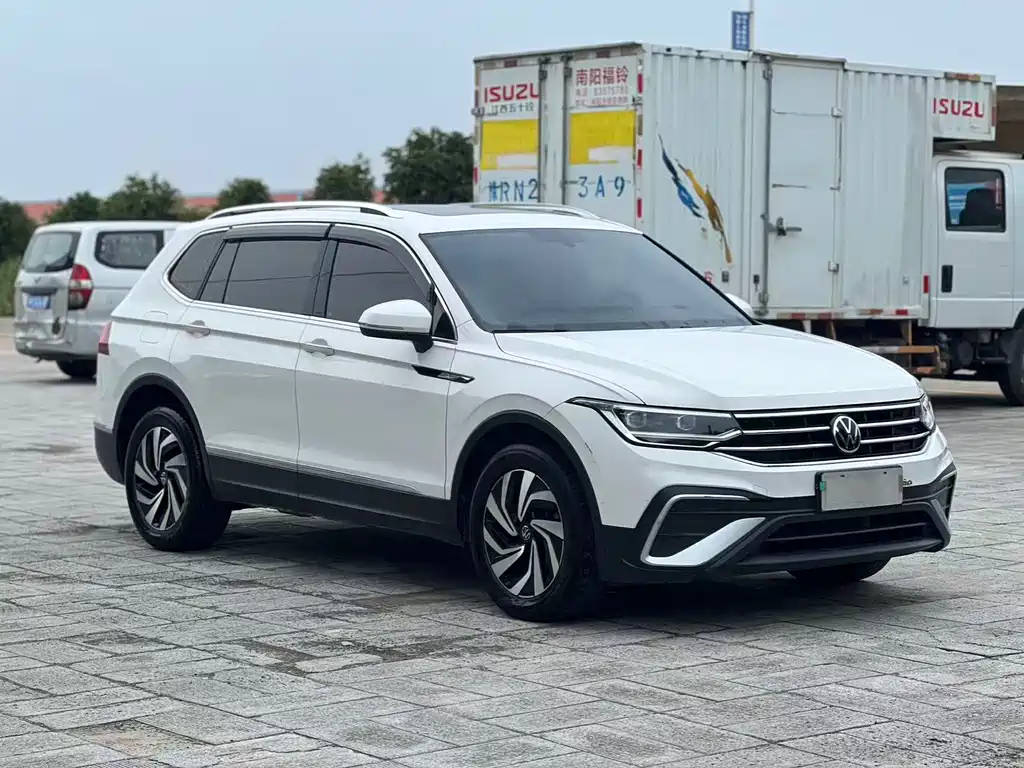 Tiguan L 2023 330TSI automatic two-wheel drive smart version купить на сайте DeffCars