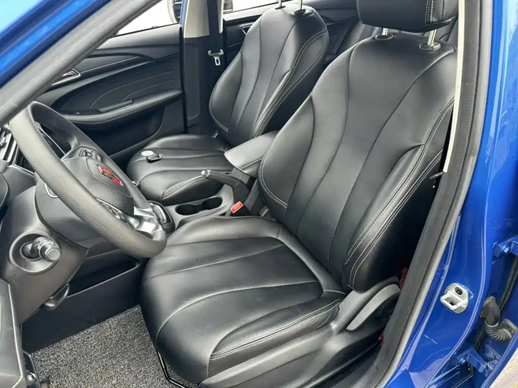 Roewe i5 2019 1.5L Manual 4G Internet Langue Edition купить на сайте DeffCars
