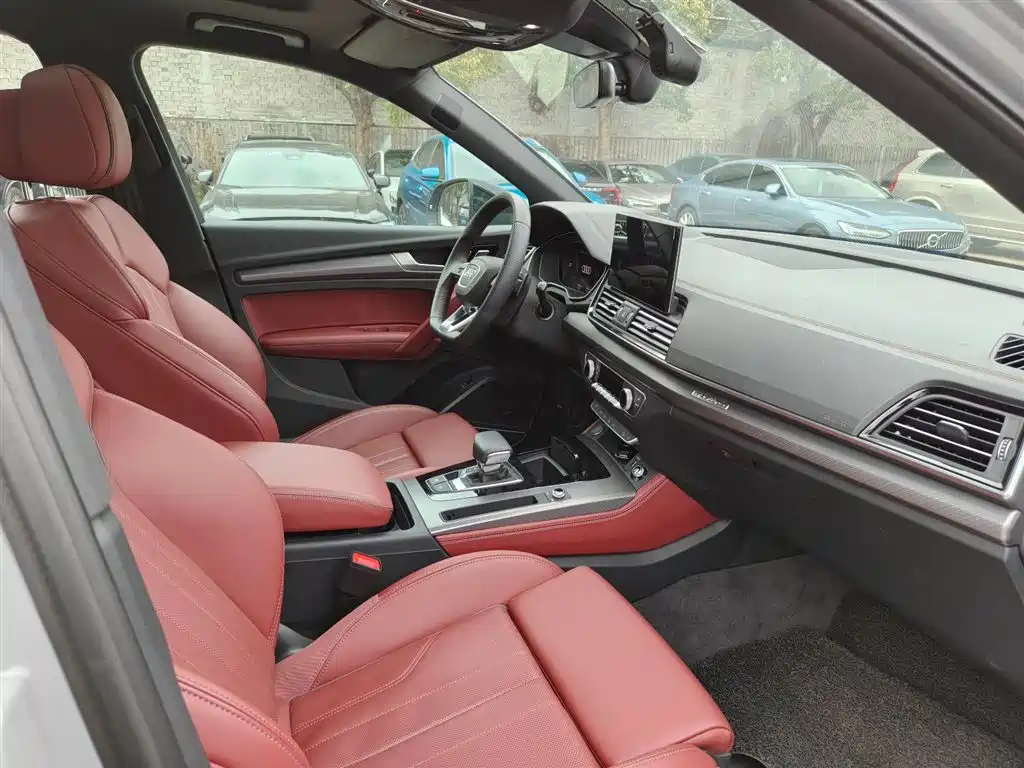Audi Q5L 2025 45 TFSI luxury and dynamic model купить на сайте DeffCars