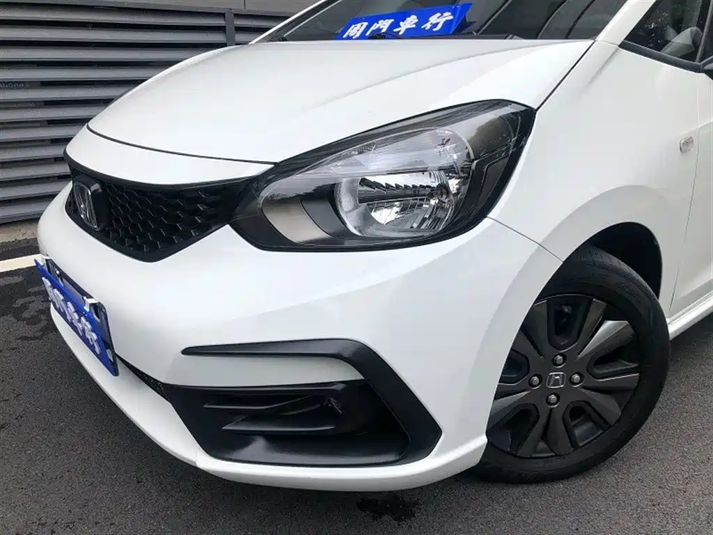 Fit 2021 1.5L CVT Fashion Edition купить на сайте DeffCars