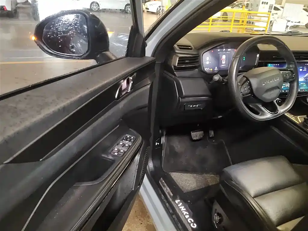 Lynk & Co 01 2023 1.5TD EM-F PM купить на сайте DeffCars