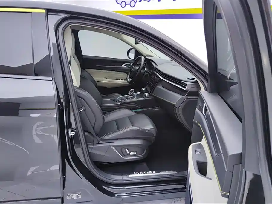 Lynk & Co 05 2022 2.0TD two-wheel drive shines Halo купить на сайте DeffCars