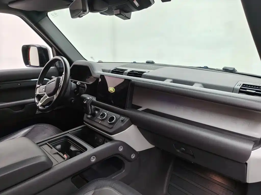 Land Rover Defender 2023 facelift 110 3.0T P400 X-DYNAMIC HSE купить на сайте DeffCars
