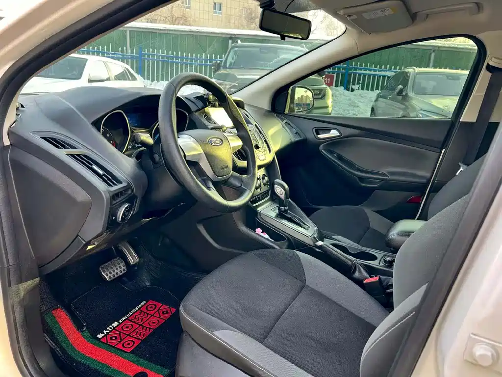 Focus 2012 hatchback 1.6L automatic comfort type купить на сайте DeffCars