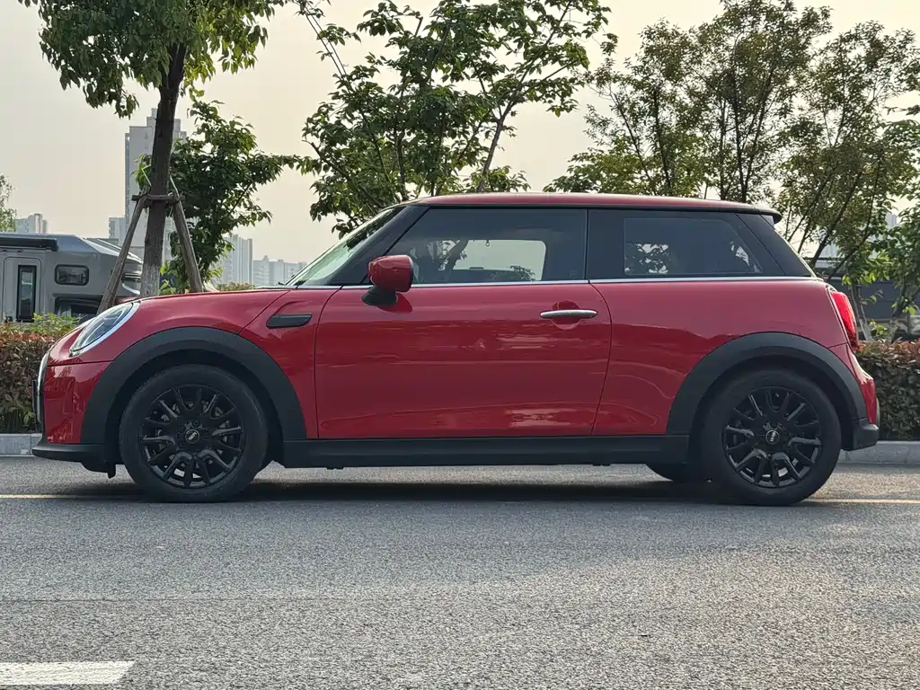 MINI 2022 1.5T ONE купить на сайте DeffCars
