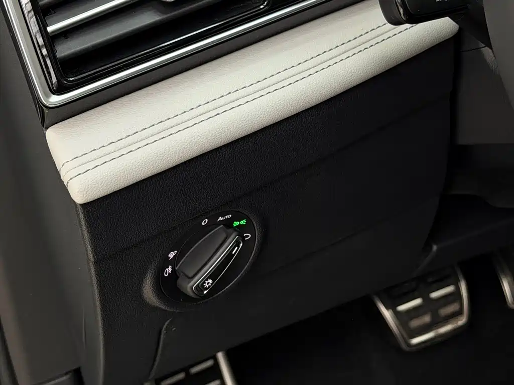 Tiguan L 2024 330TSI automatic two-wheel drive R-Line version купить на сайте DeffCars