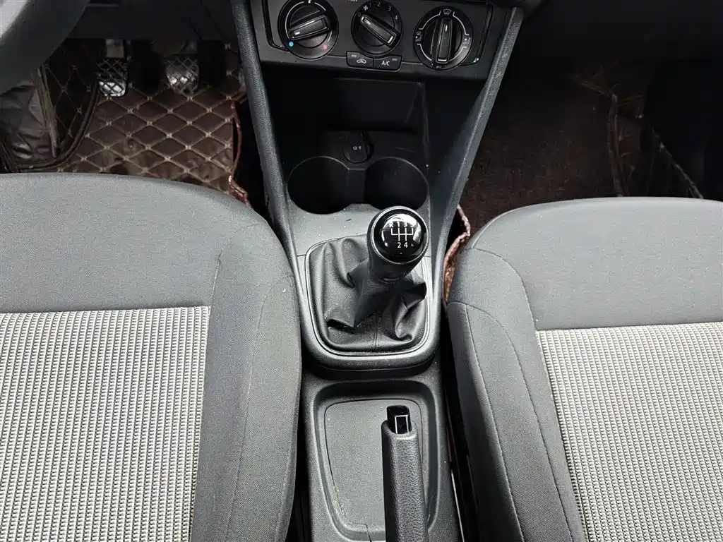 Polo 2016 1.4L manual fashion model купить на сайте DeffCars