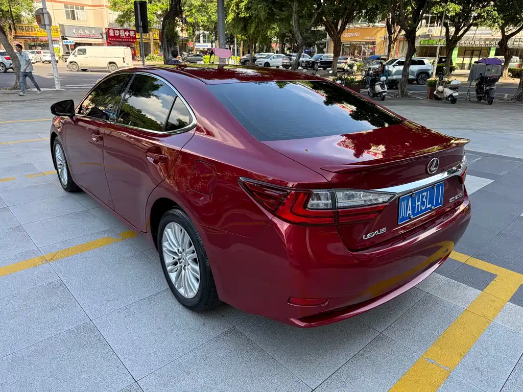 Lexus ES 2015 200 Elite Edition купить на сайте DeffCars