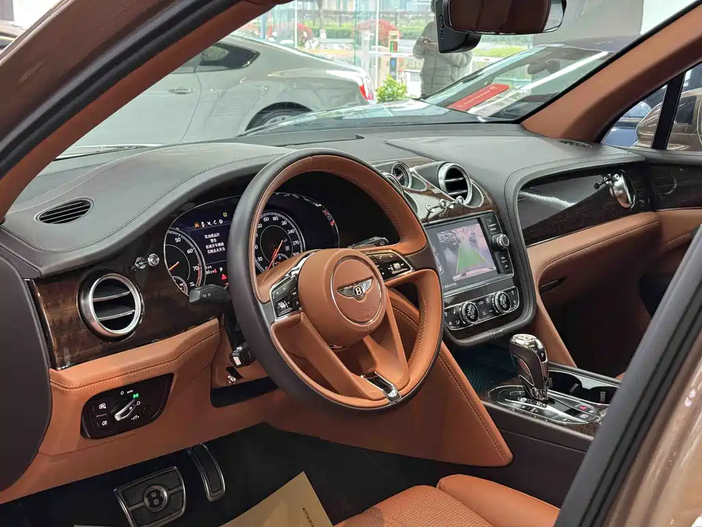 Bentayga 2018 4.0T V8 купить на сайте DeffCars