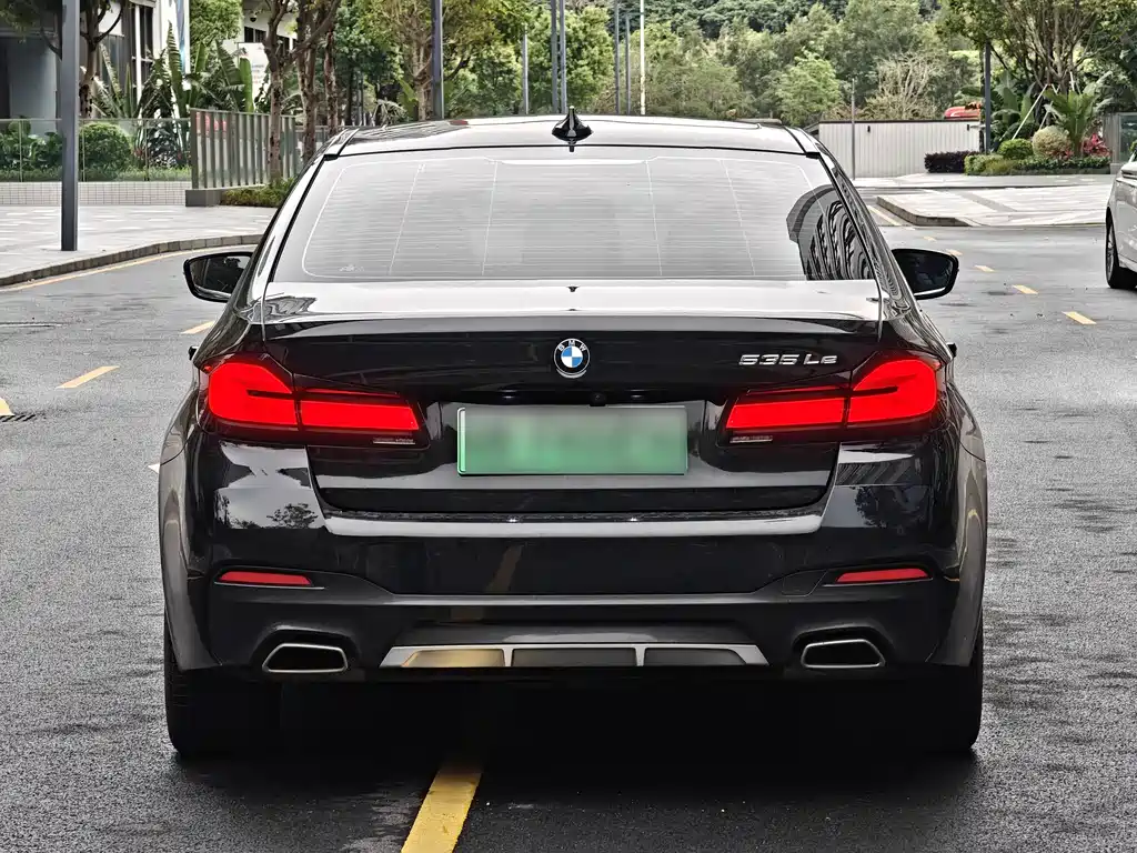 BMW 5 Series New Energy 2021 535Le M Sports Package купить на сайте DeffCars