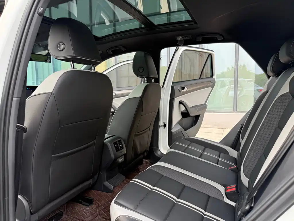 T-ROC 2025 300TSI DSG two-wheel drive Chenguang version купить на сайте DeffCars