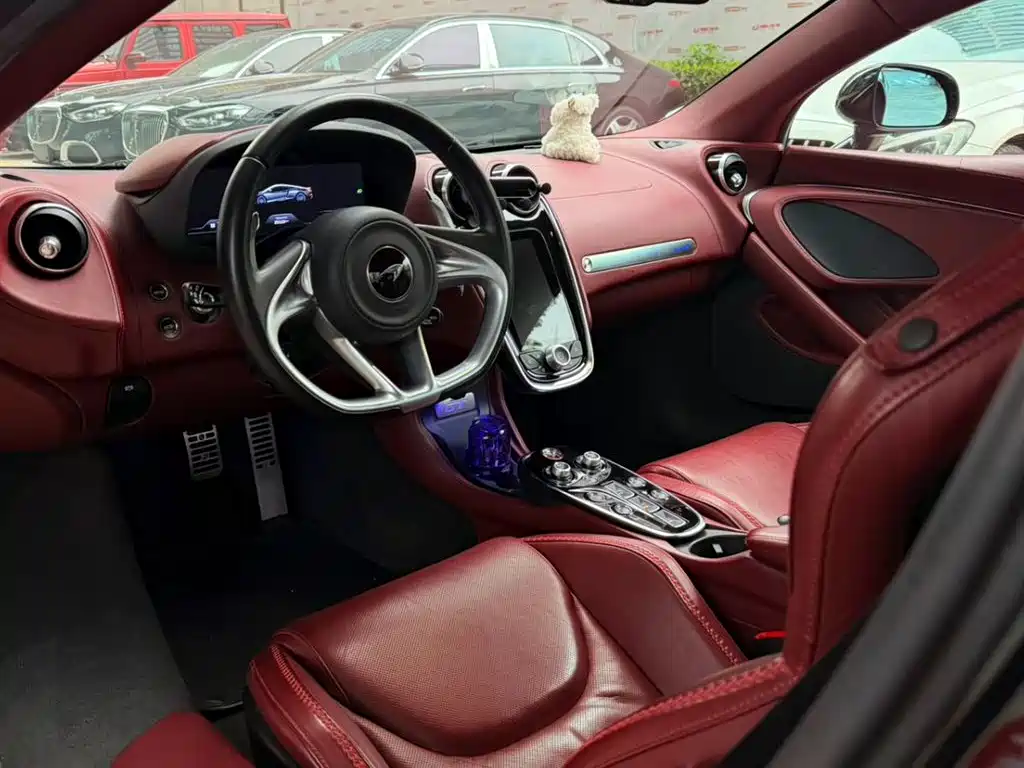 McLaren GT 2019 4.0T standard model купить на сайте DeffCars
