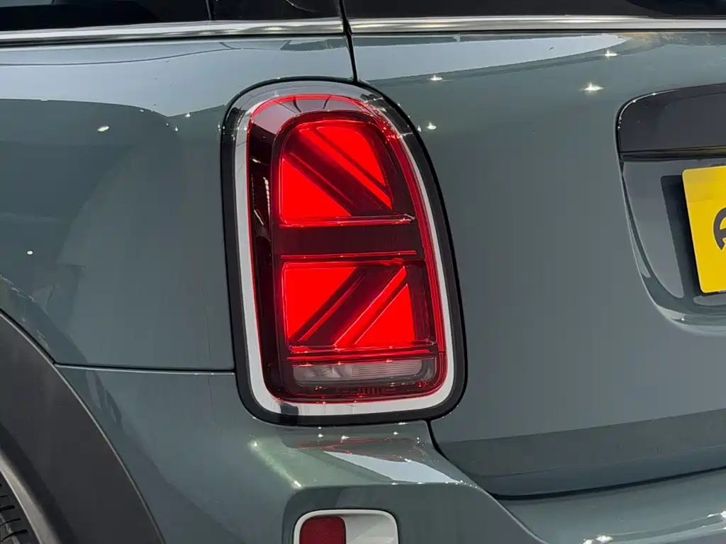 MINI COUNTRYMAN 2021 1.5T COOPER ALL4 Connoisseur купить на сайте DeffCars