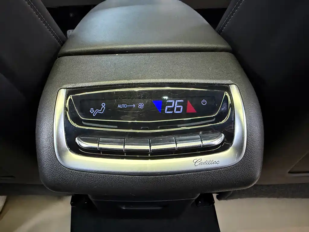 Cadillac XT6 2020 28T six-seat four-wheel drive luxury model купить на сайте DeffCars