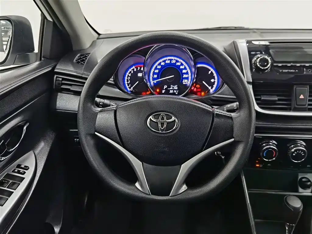 YARiS L 2016 model facelift 1.5G CVT sunroof version купить на сайте DeffCars