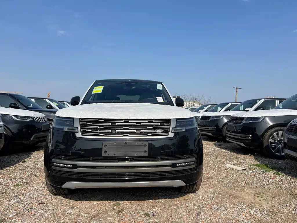 Range Rover 2026 3.0 L6 400PS SE long axis version купить на сайте DeffCars