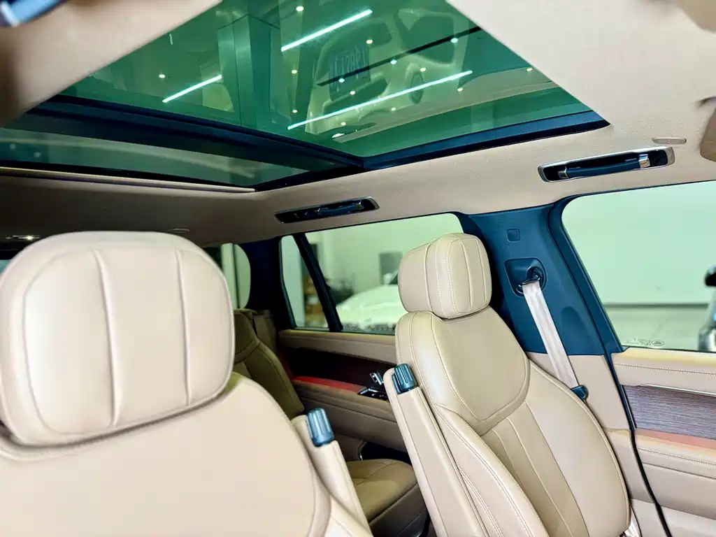 Range Rover 2024 3.0 L6 400PS Extended Edition, seven seats купить на сайте DeffCars
