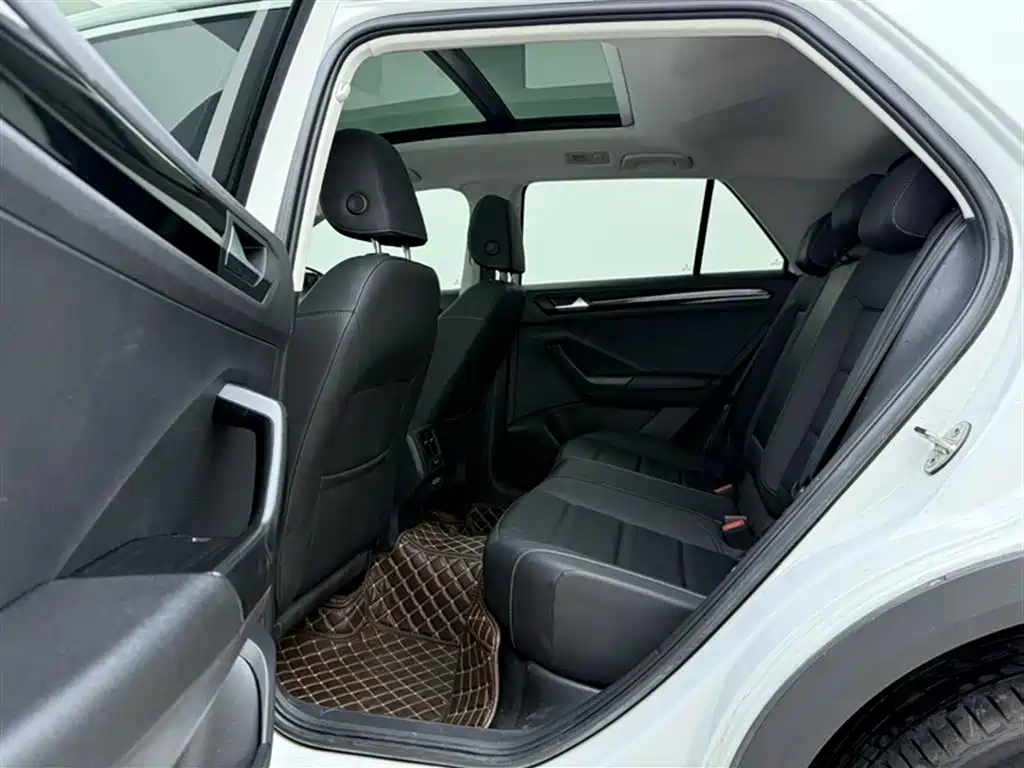 T-ROC 2020 280TSI DSG two-wheel drive comfort model купить на сайте DeffCars