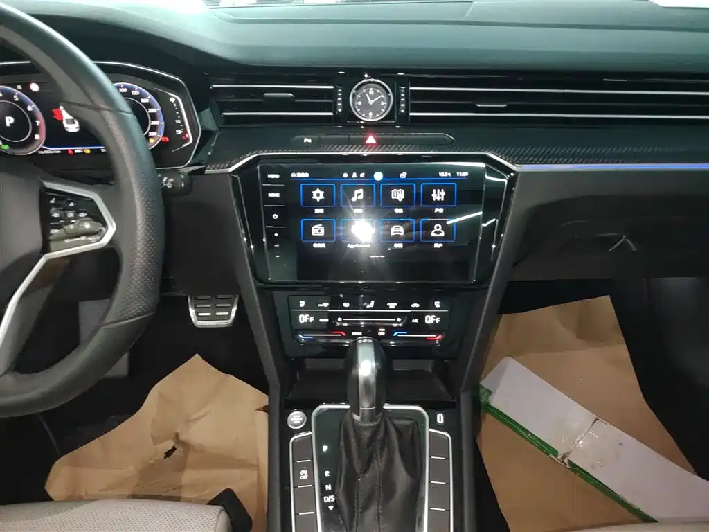 Magotan 2023 2 million commemorative edition 330TSI DSG luxury model купить на сайте DeffCars