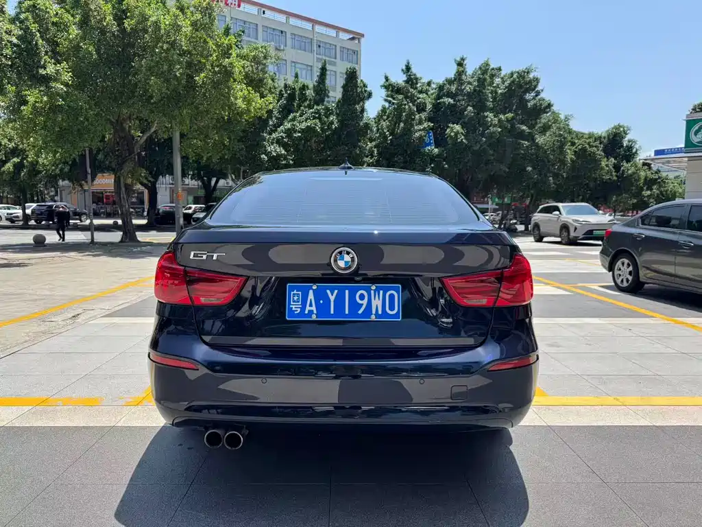 BMW 3 Series GT 2018 320i Luxury Design Package купить на сайте DeffCars