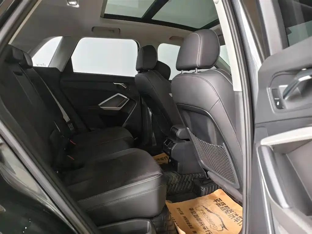 Audi Q3 2023 35 TFSI Fashionable and Dynamic (1.5T) купить на сайте DeffCars