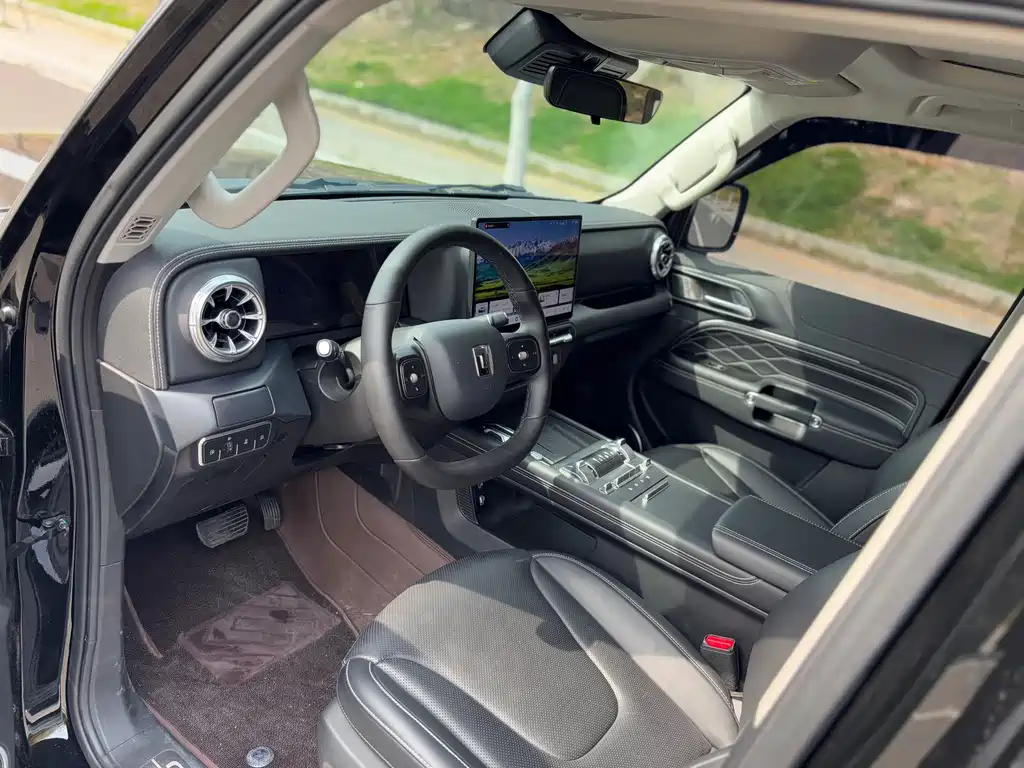 Tank 300 New Energy 2025 Hi4-T 37.1kWh купить на сайте DeffCars