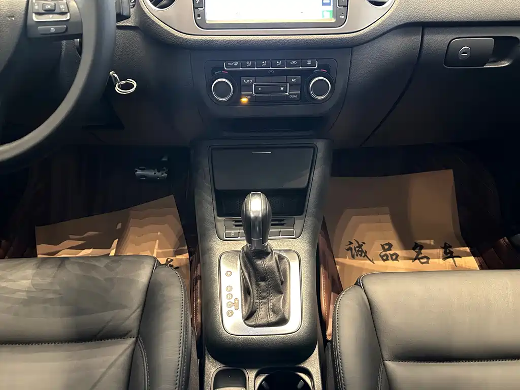 Tiguan 2012 1.8TSI automatic two-wheel drive fashion version купить на сайте DeffCars