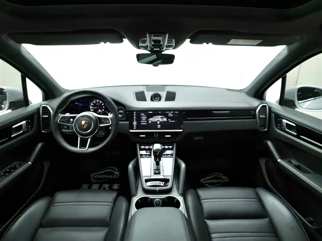 Cayenne New Energy 2019 Cayenne E-Hybrid 2.0T купить на сайте DeffCars