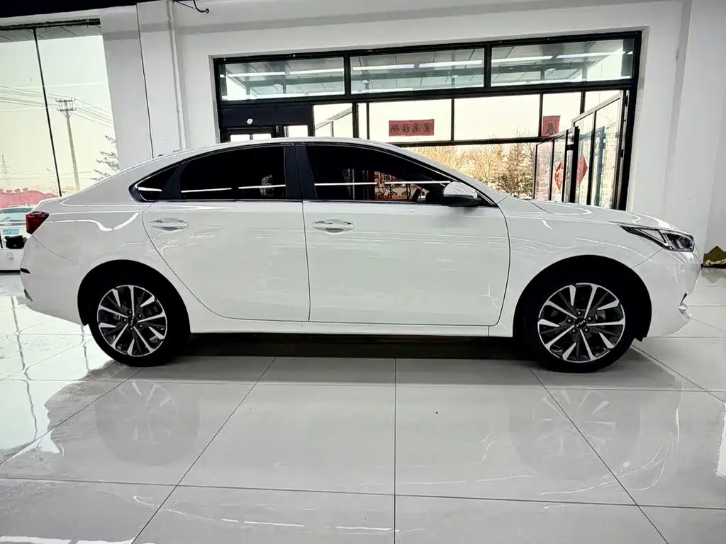 Kia K3 2021 1.5L CVT Fashion Edition купить на сайте DeffCars
