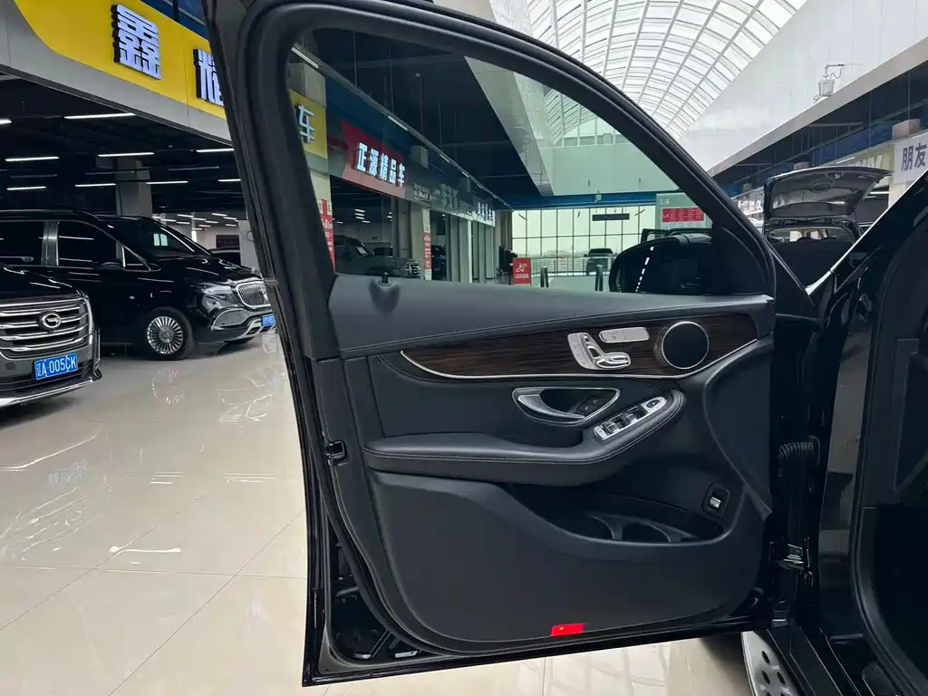 Mercedes-Benz GLC 2019 facelift GLC 260 L 4MATIC luxury model купить на сайте DeffCars
