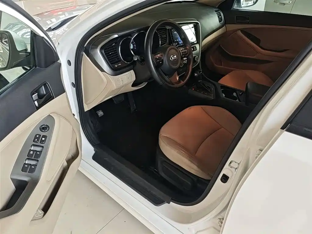 Kia K5 2015 2.0L automatic GL купить на сайте DeffCars