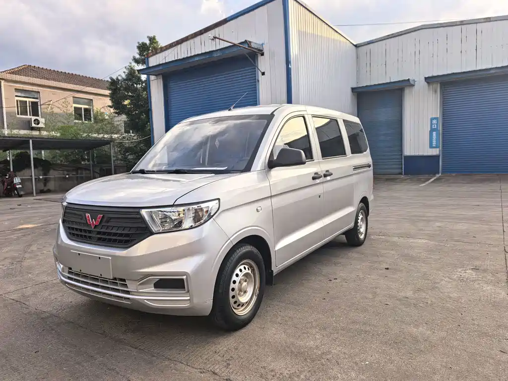 Wuling Hongguang V 2022 1.5L Jinxiang Edition Hydraulic Assist LAR купить на сайте DeffCars