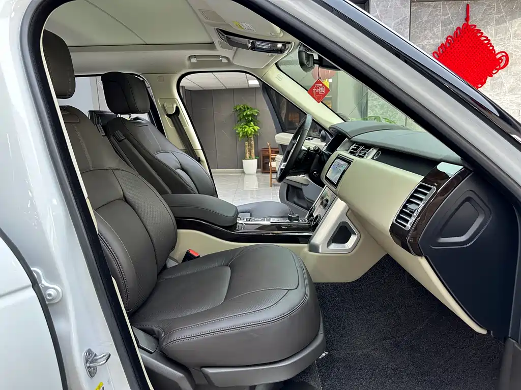 Range Rover 2021 3.0 L6 Legend Extended Classic Edition купить на сайте DeffCars