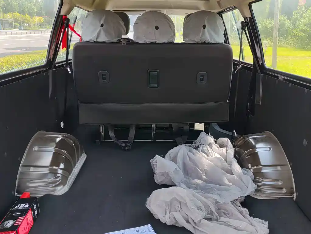 Lingzhi New Energy 2025 110km Extended Range Basic 5-seater купить на сайте DeffCars