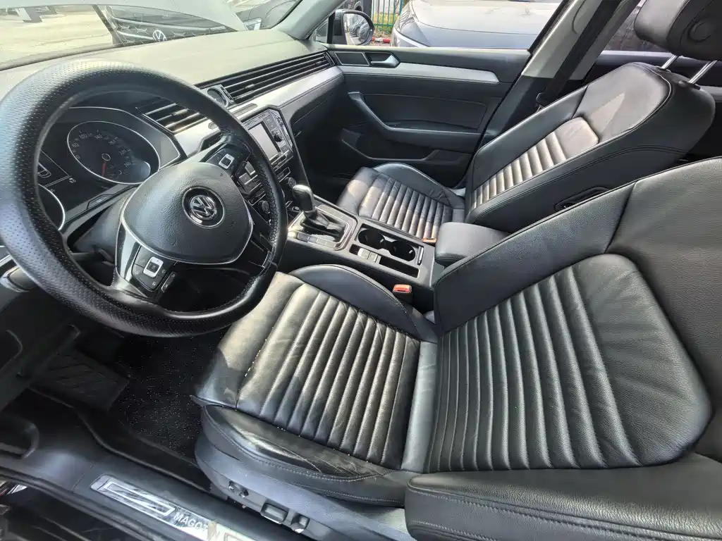 Magotan 2019 330TSI DSG leading model National V купить на сайте DeffCars