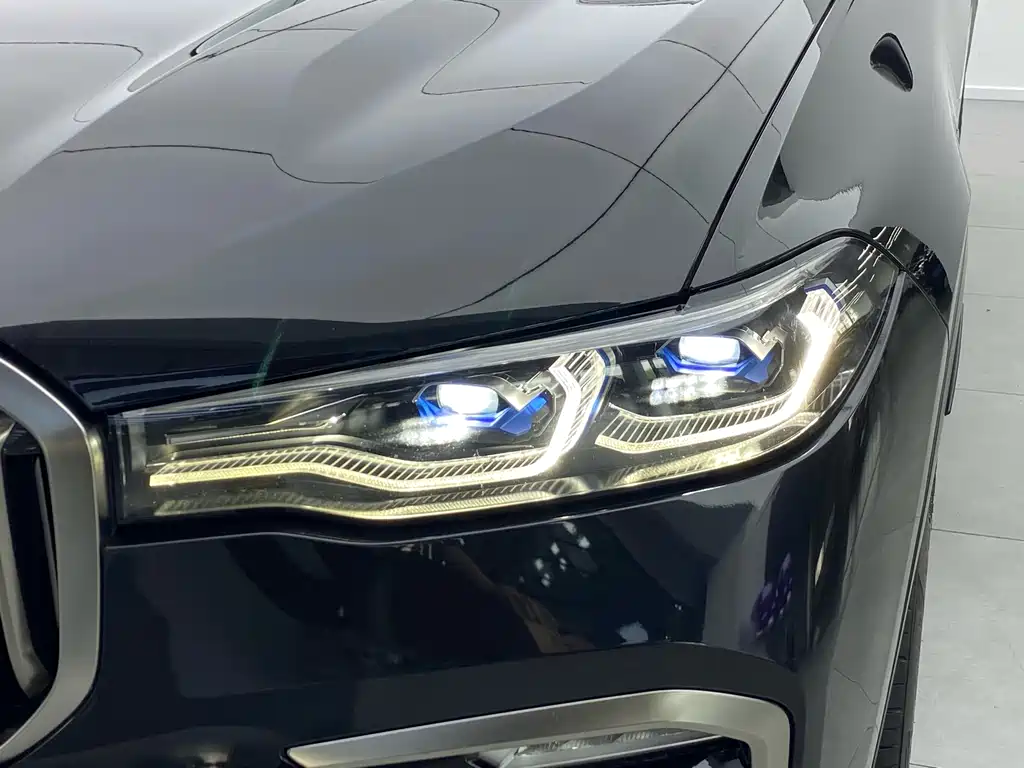 BMW X7 2020 xDrive M50i купить на сайте DeffCars
