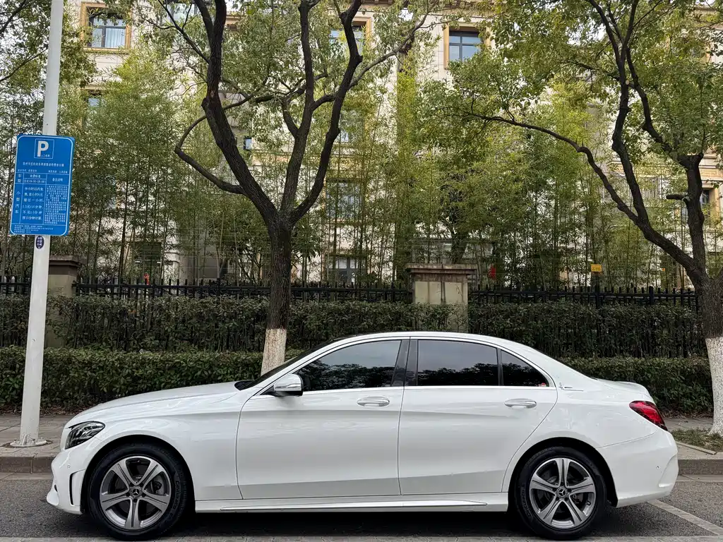 Mercedes-Benz C-Class 2020 facelift C 260 L sports version купить на сайте DeffCars