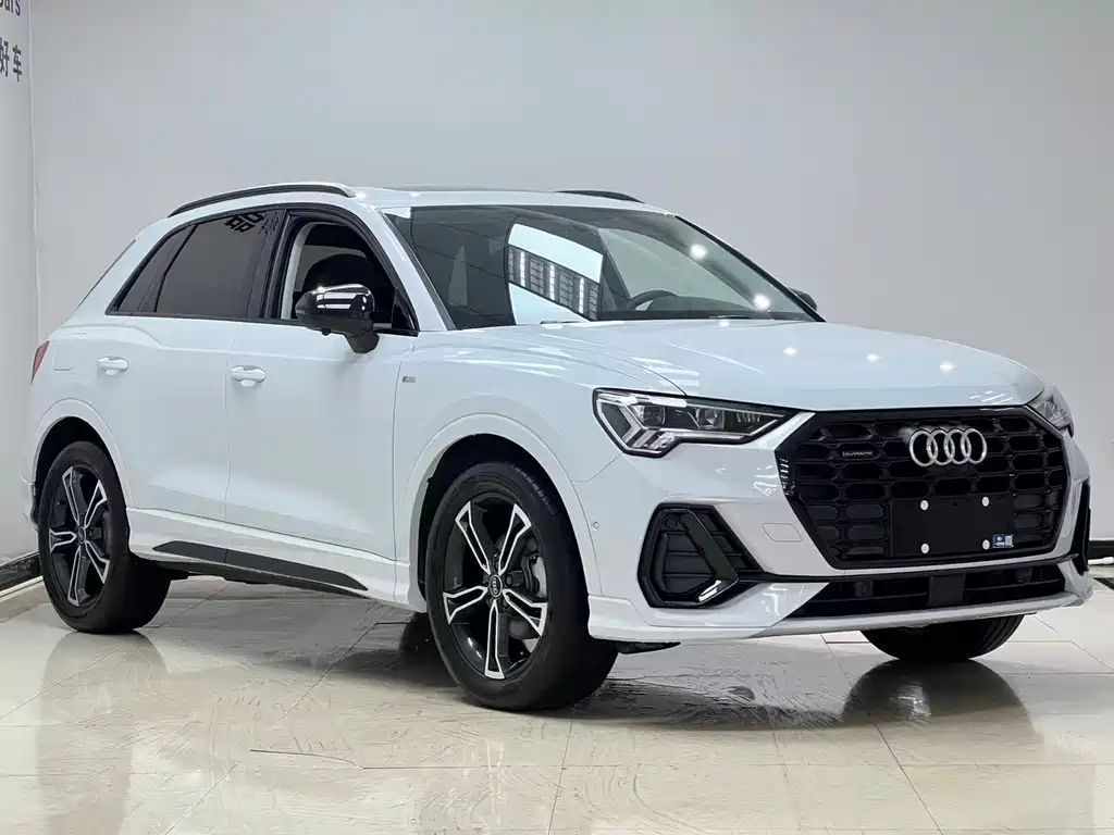 Audi Q3 2022 35 TFSI Fashionable and Dynamic купить на сайте DeffCars