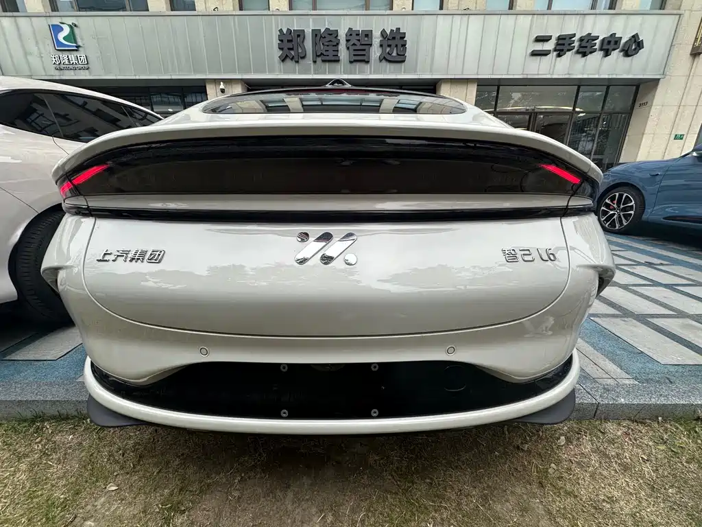 Zhiji L6 2025 Max+ купить на сайте DeffCars