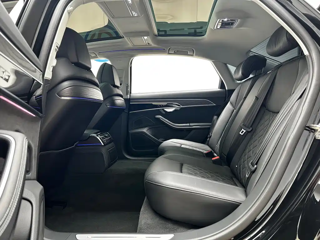 Audi A8 2023 A8L 50 TFSI quattro Premium Selection купить на сайте DeffCars